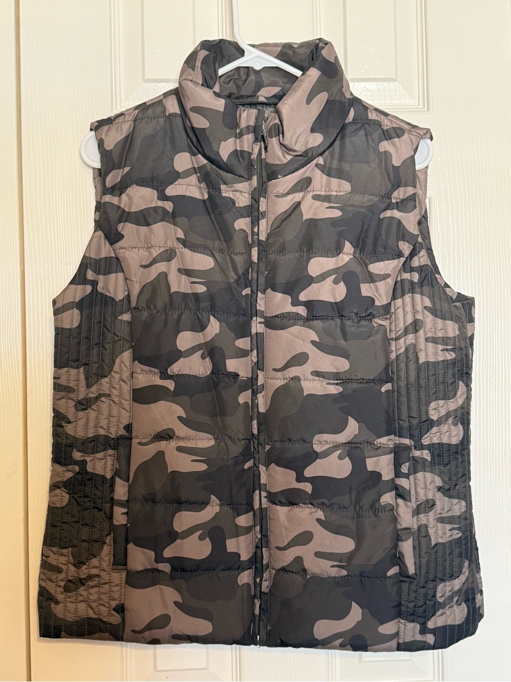 New York & Company Sleeveless Camo Puffer Vest